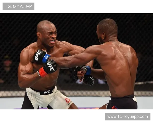 乌斯克步伐细腻持续压制对方节奏